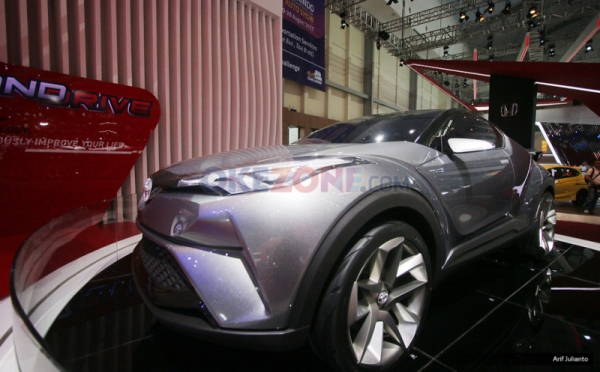 TAM Hadirkan Mobil Konsep Toyota C-HR di GIIAS 2016