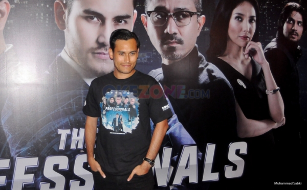 Arifin Putra Perankan Reza di Film The Professionals