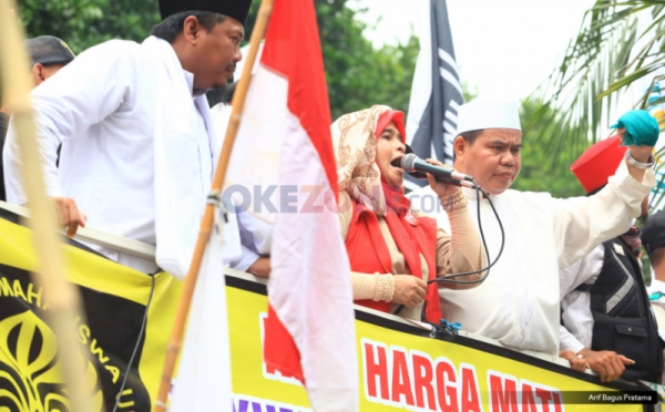 Orasi di Atas Mobil, Neno Warisman Ajak Massa Tertib Bubarkan Diri