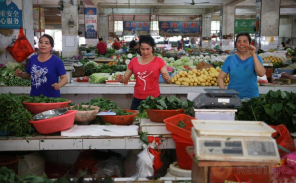 Aksi Joget Pedagang Pasar Tradisional di China Saat Sepi Pembeli