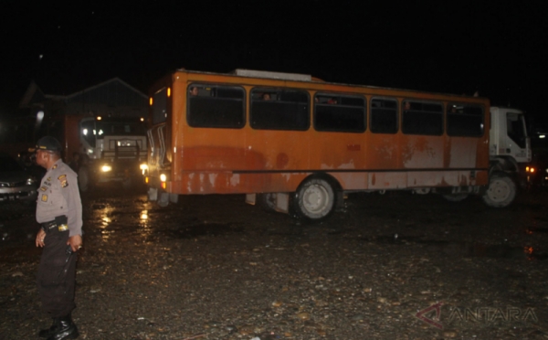 Gunakan Bus Milik Freeport, Satgas Terpadu Berhasil Evakuasi Warga di Timika Papua