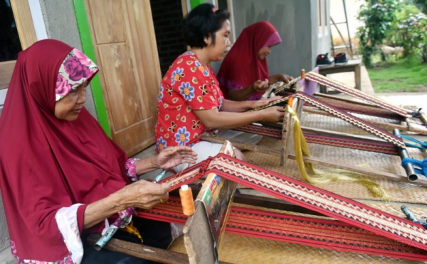 Baju Adat Lampung Baju Distro Keren