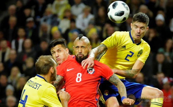 Vidal dan Bolados Bawa Chile Menang Tipis 2-1 atas Swedia