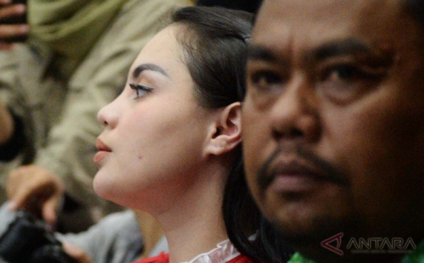 Terlihat Putih Bersih, Jennifer Dun Jalani Sidang Lanjutan Kasus Narkoba