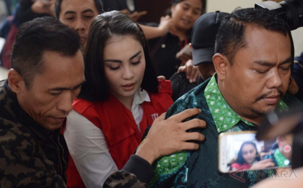 Terlihat Putih Bersih, Jennifer Dun Jalani Sidang Lanjutan Kasus Narkoba