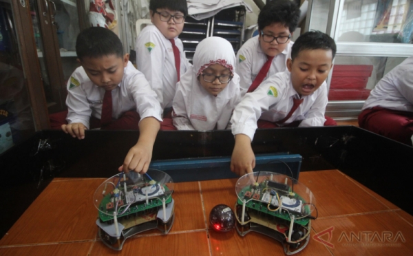 Patut Dibanggakan, Robot-Robot Karya Siswa SD Ini Harumkan Nama Indonesia