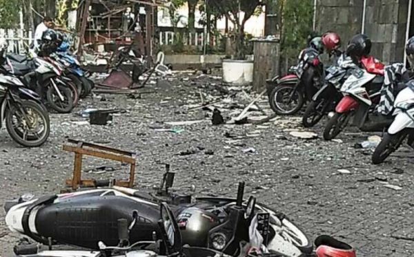 Beredar Foto-Foto Ledakan Diduga Bom Bunuh Diri di Gereja Surabaya 