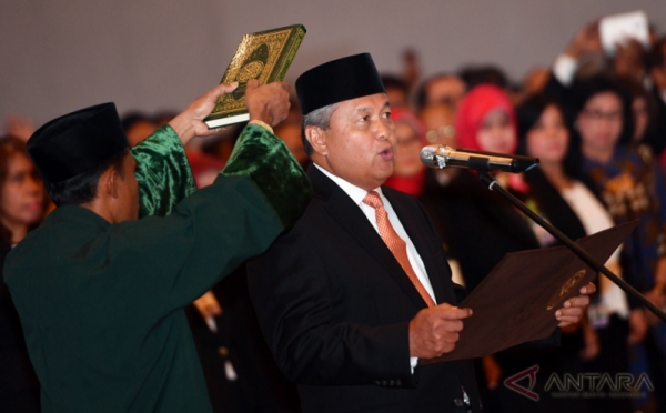Wajah Semringah Perry Warjiyo Usai Sumpah Jabatan Pelantikan Gubernur Bank Indonesia