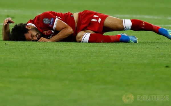 Final Liga Champions : Mengerang Kesakitan, Mo Salah Tidak Melanjutkan Pertandingan