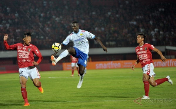 Skor Kacamata Hiasi Laga Persib Bandung Kontra Bali United