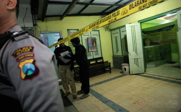 Densus 88 Gerebek Terduga Teroris di Blitar  