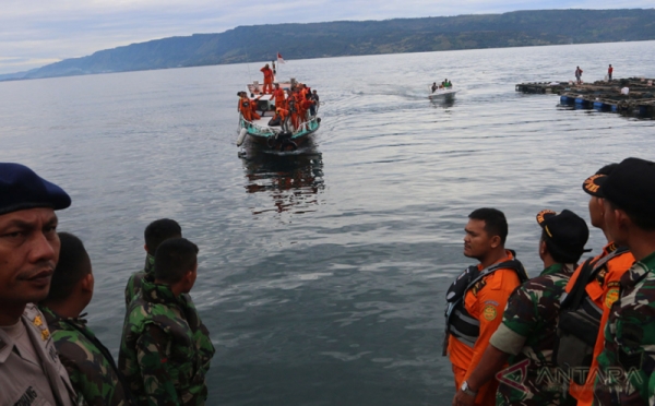 Tim Evakuasi Kembali Temukan Jenazah Korban Kapal KM Sinar Bangun 