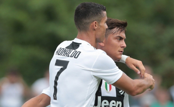 Suporter-Suporter Cantik Saksikan Laga Perdana Ronaldo Bersama Juventus