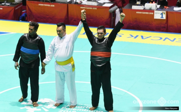 Sumbang Emas untuk Indonesia lewat Pencak Silat, Aji Bangkit Pamungkas Bersujud Syukur