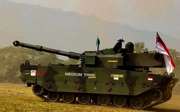 Wujudkan Kemandirian Industri Pertahanan, PT Pindad Uji Tembak Medium Tank 105MM 