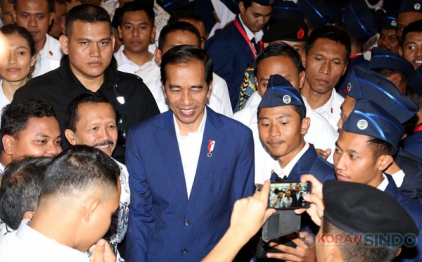 Presiden Jokowi Berikan Kuliah Umum di Universitas PGRI Adi Buana Surabaya