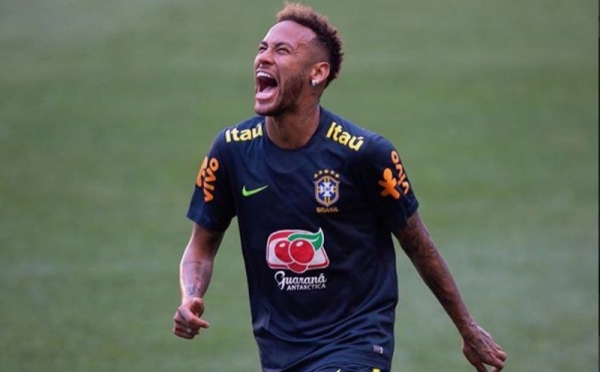 Dani Alves Neymar Jadi Pemain Terbaik Di Dunia Jika Dilatih Guardiola Okezone Bola