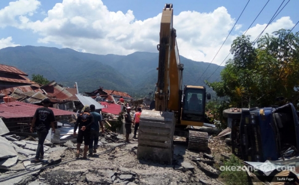 Alat Berat Dikerahkan untuk Perbaiki Kawasan Terdampak Gempa Palu