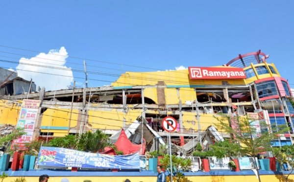 Melihat Kembali Kondisi Palu dan Donggala yang Hancur Lebur Akibat Gempa & Tsunami