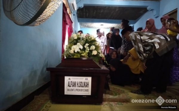 Isak Tangis Keluarga-Tetangga Warnai Rumah Duka Pramugari Korban Lion Air JT610