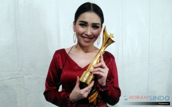 Ayu Ting Ting Penyanyi Dangdut Tergaul Anugerah Dangdut Indonesia 2018
