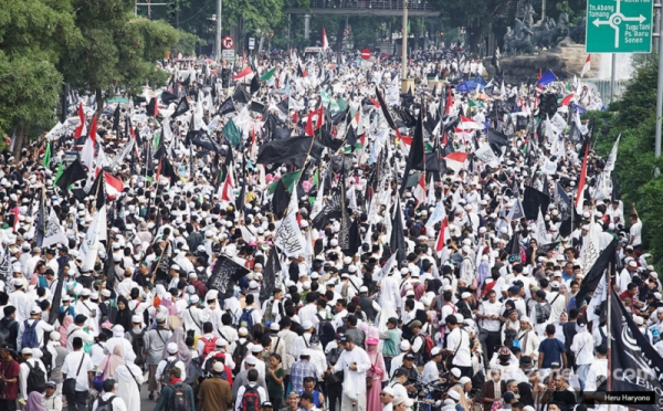 Massa Aksi Reuni 212 Padati Jalan MH Thamrin Bergerak Menuju Monas