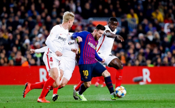 2 Ekspresi Berbeda Ronaldo & Messi Usai Laga Dini Hari Tadi