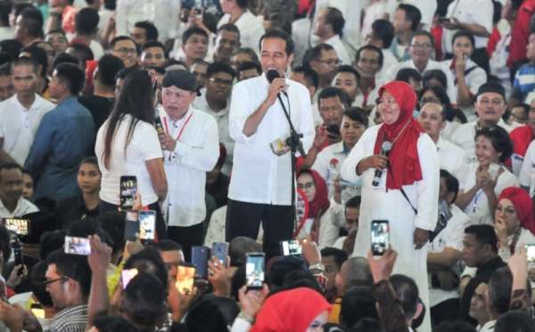 Usai Sambangi Cirebon dan Indramayu, Jokowi Langsung Tancap Gas Kampanye di Deli Serdang