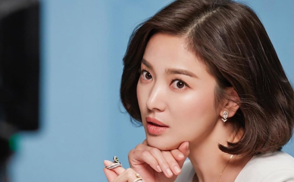 Potret Cantiknya Aktris dan Model Korea Selatan Song Hye Kyo