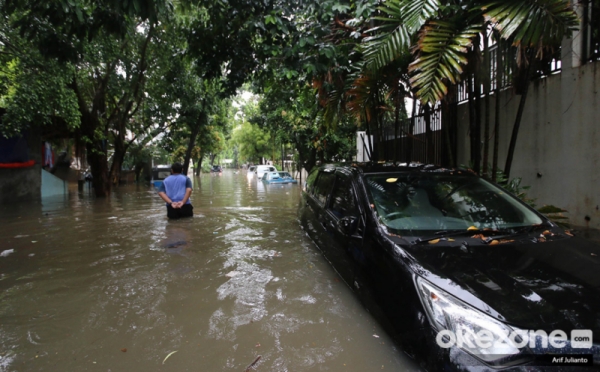 660 Mobil Listrik Kena Banjir Gratis Terbaru