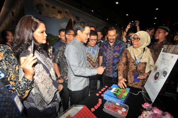 Menteri Nadiem Apresiasi Karya Ilmiah Inovasi Guru dan Siswa Binaan YPA_MDR