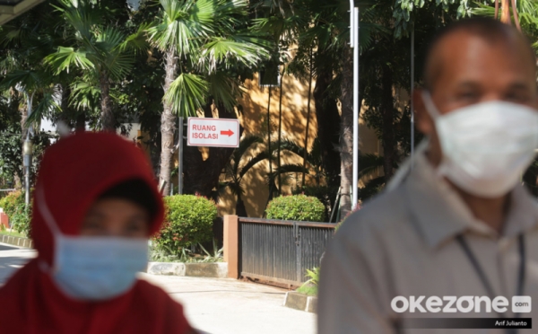 Pegawai dan Pengunjung RSPI Sulianti Saroso Kenakan Masker