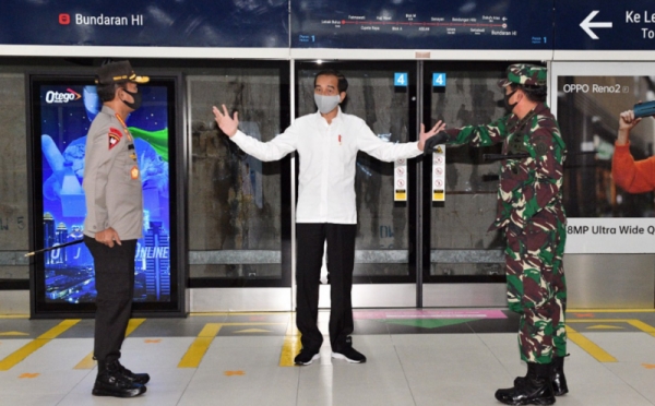 Jelang New Normal, Presiden Jokowi Tinjau Stasiun MRT Bundaran HI