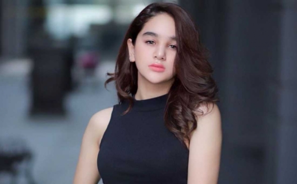 7 Gaya Cantik Hana Hanifah yang Diduga Tersandung Kasus Prostitusi