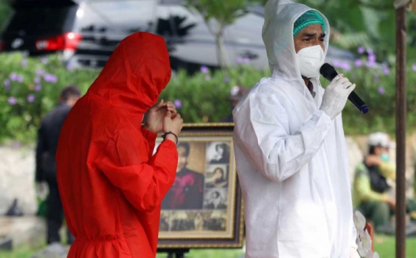 Pemakaman Rina Gunawan Dilakukan dengan Protokol Covid-19